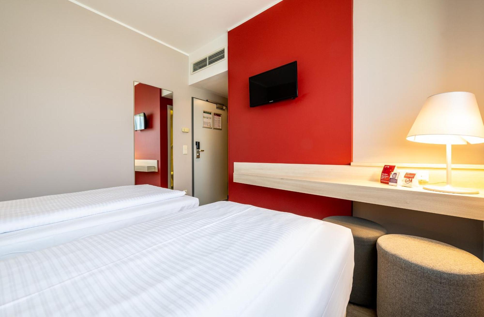 Serways Hotel Feucht Ost Exteriér fotografie