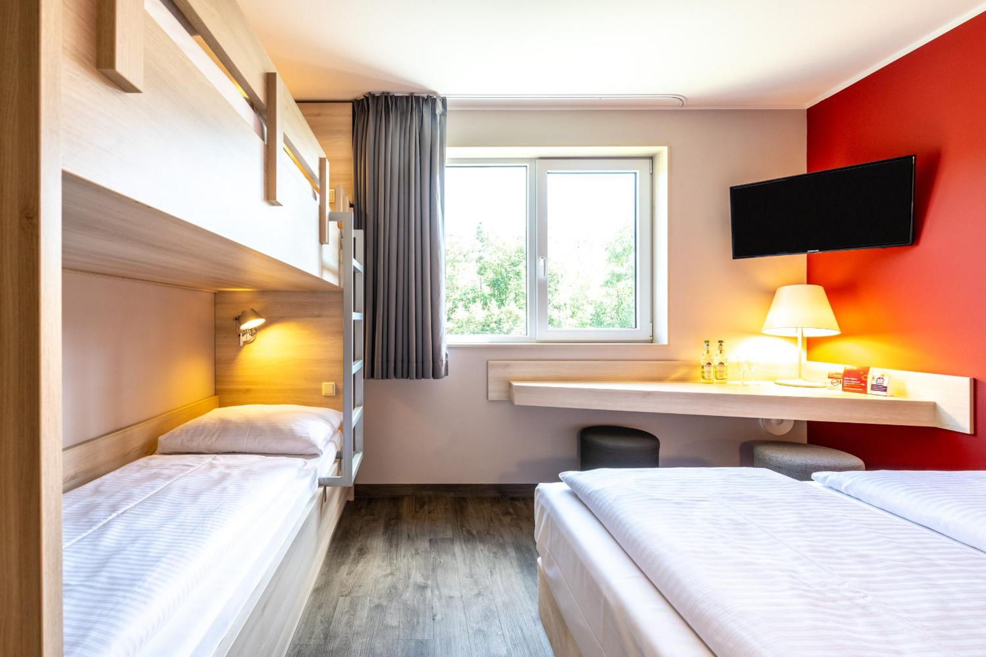 Serways Hotel Feucht Ost Exteriér fotografie